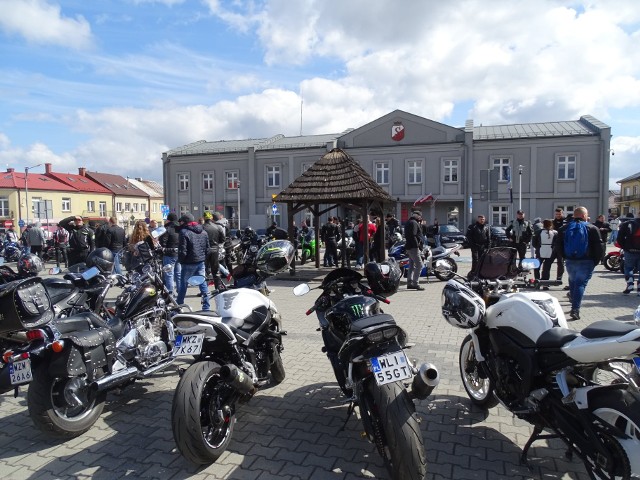 Na zlot w Zwoleniu przyjechali pasjonaci motocykli z całego regionu. Najpierw jednak mieli zbiórki w Babinie, Policznie i Pionkach.