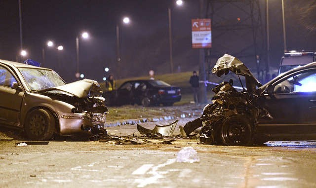 Pod koniec ub. roku doszło w Bydgoszczy do tragicznego wypadku. Kierująca skodą octavią kobieta wjechała w jadące ulicą Ujejskiego BMW i skodę superb. 51-letniej kobiety nie udało się uratować.