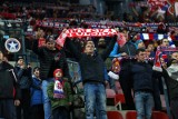 Wiślackie pokolenia. Lekcja kibicowania i patriotyzmu na stadionie