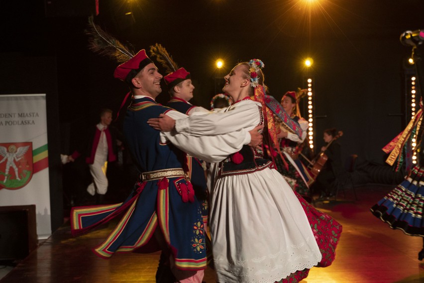 Biała Podlaska. Zespoły pieśni i tańca wykonały „Żakowe tańcowanie na Podlasiu”. Zbliża się finał Festiwalu im. Bogusława Kaczyńskiego