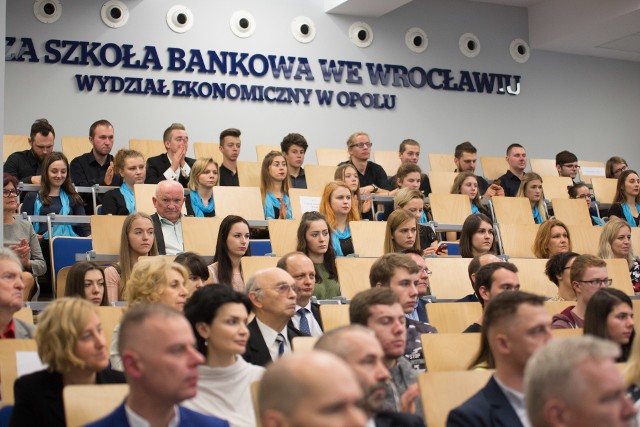 Studenci zagraniczni wzięli dział w uroczystej inauguracji roku akademickiego Wyższej Szkoły Bankowej.