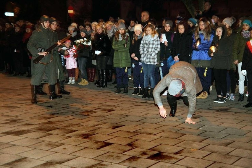 Uroczystości 11 listopada na placu Niepodległości w Łapach
