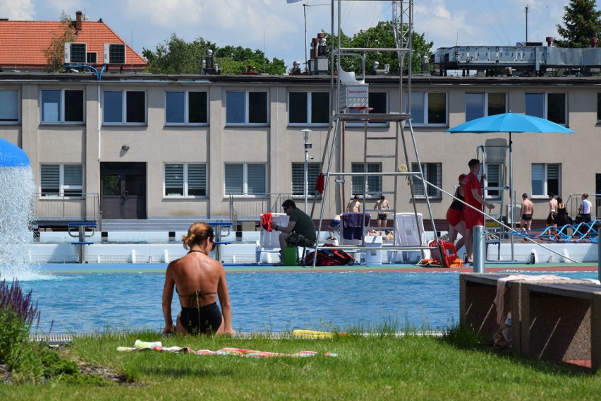 Wyremontowane baseny ROSiR przyciągają tłumy spragnionych...