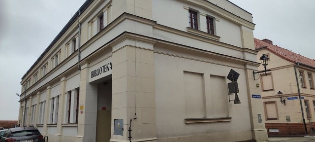 Przez 253 dni otwarcia biblioteki w 2021 roku stacjonarnie odwiedziło ją 18 626 osób