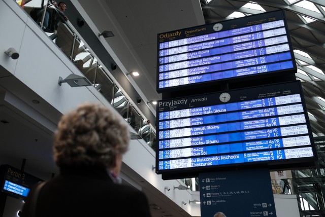 PKP Poznań: Duże opóźnienia pociągów. Pasażerowie muszą czekać nawet 100 minut!/ zdjęcie lustracyjne