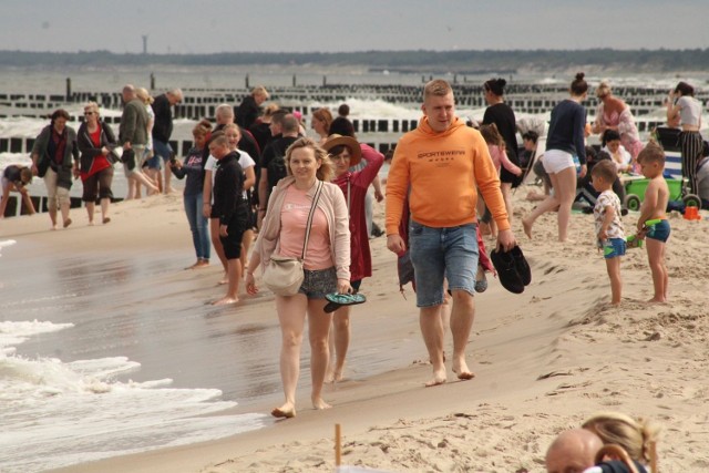 Środowe południe na plaży w Mielnie.