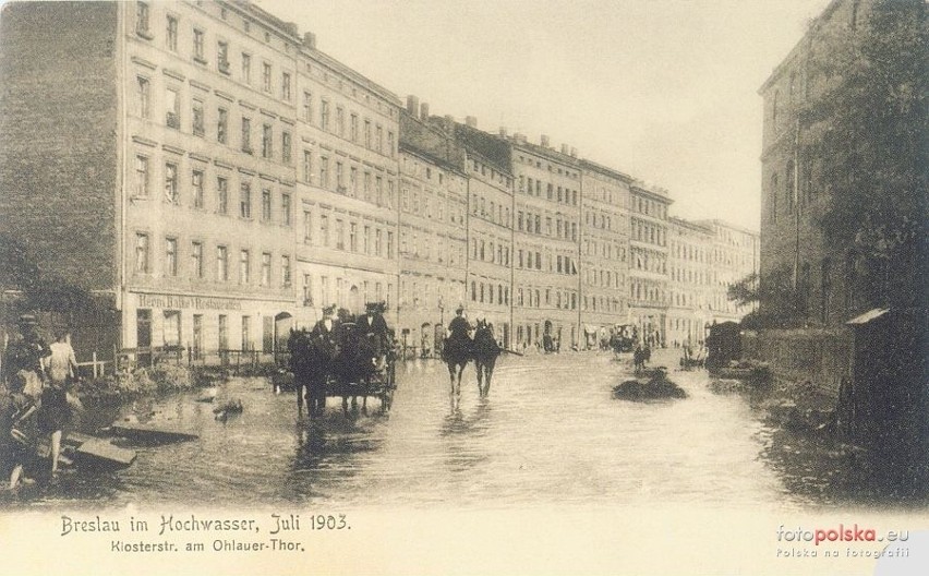 Ulica Traugutta w trakcie powodzi - 1903 r.