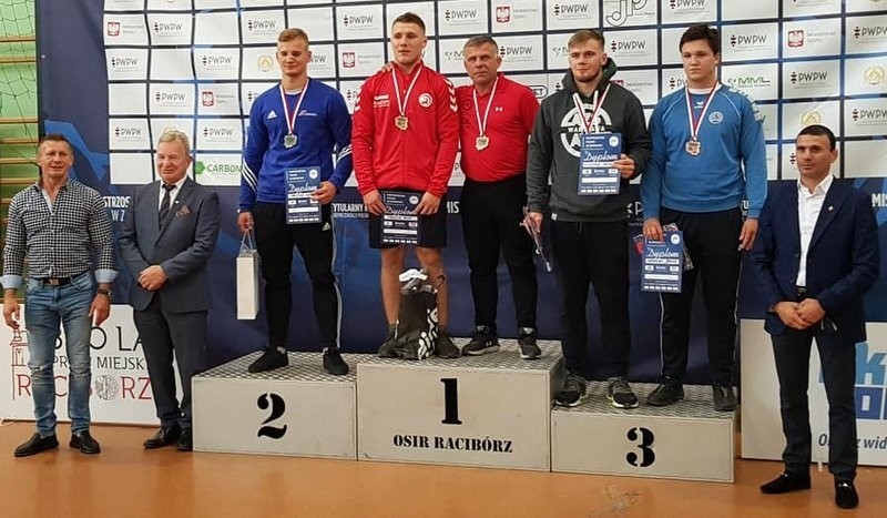 Zapaśnicy Olimpijczyka Radom przywieźli pięć medali z mistrzostw Polski juniorów (ZDJĘCIA)