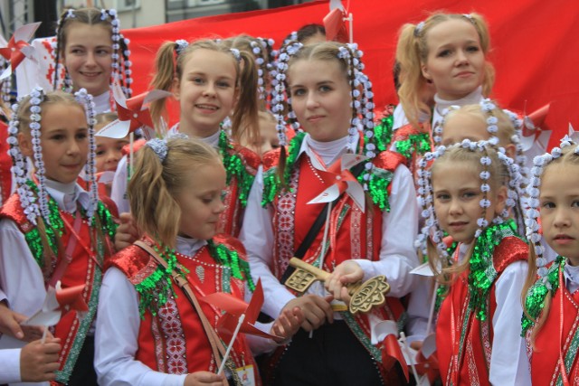 Zespół z Białorusi z kluczami do miasta Kielce.