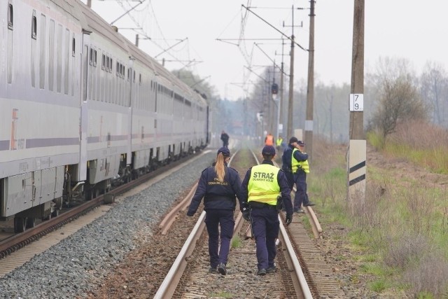 Tożsamość mężczyzny, który zginął pod kołami pociągu w Sosnowcu jest na razie nieznana.