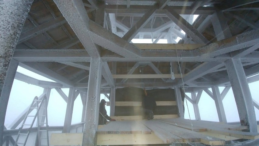 Wieża na Cergowej w Beskidzie Niskim ponownie otwarta dla turystów. Ma dodatkową platformę [ZDJĘCIA]