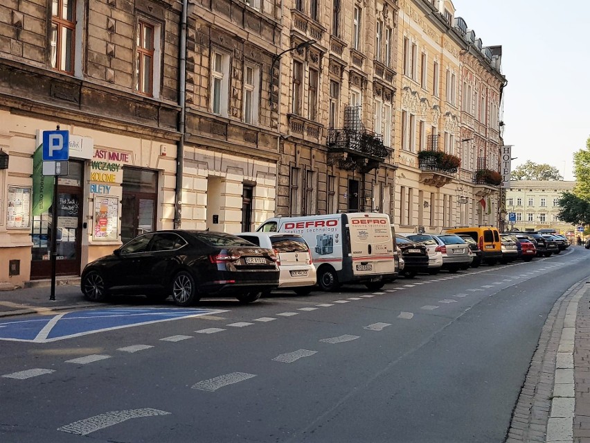 Kraków. Ograniczona zostanie ilość miejsc parkingowych w związku ze zmianą organizacji ruchu na ul. Garbarskiej