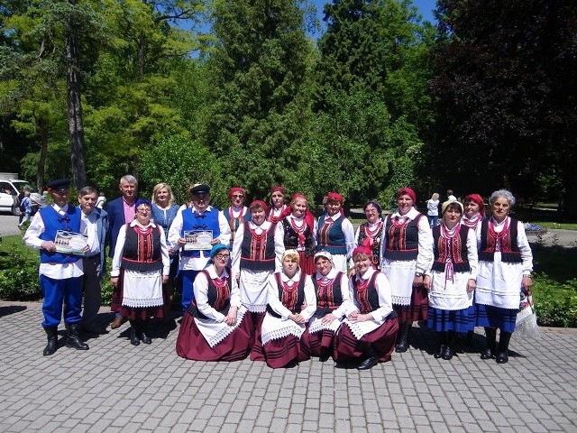 Reprezentacja gminy Mirzec na 42. Buskich Spotkaniach w Folklorem, z Mirosławem Sewerynem, wójtem gminy