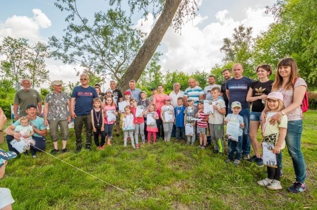 Uczestnicy zawodów dostali upominki, dla zwycięzców były statuetki „Złotej rybki”, medale, dyplomy i nagrody.