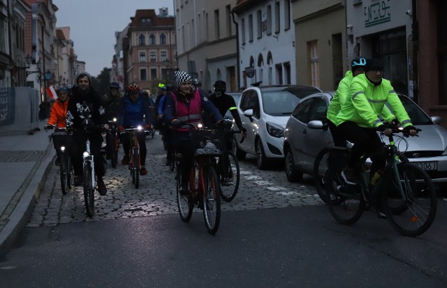 Wspólnym przejazdem organizatorzy chcieli pokazać, że jest dla kogo budować dobrej jakości infrastrukturę rowerową w Toruniu i że trzeba o nią dbać przez cały rok.