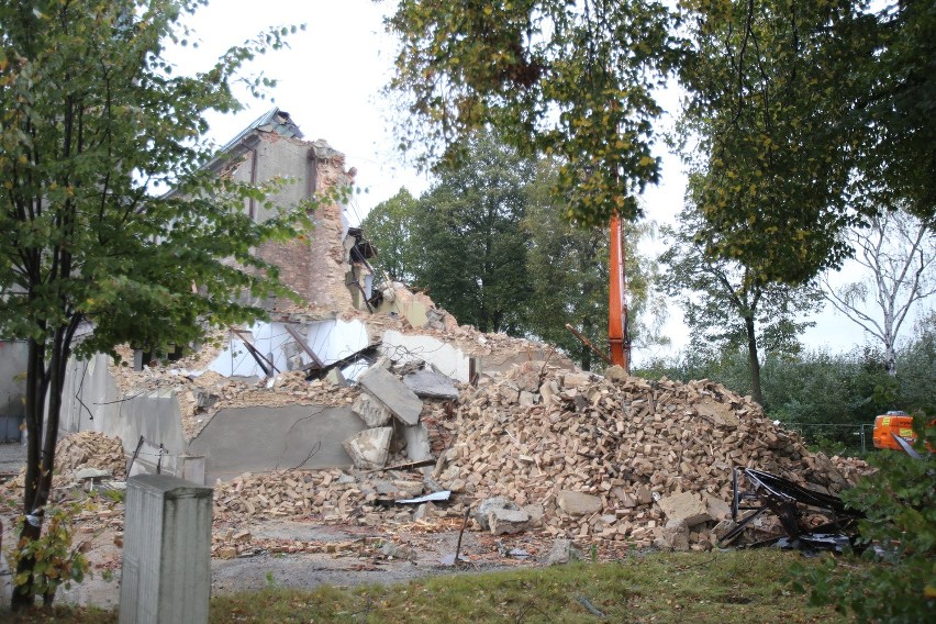 Kościół w Bytomiu znika w oczach [ZDJĘCIA Z WYBURZANIA]