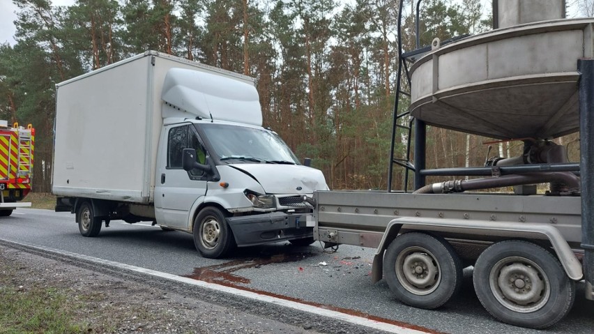 Kolejne zderzenie samochodów dostawczych w Cierpicach. Niemal w tym samym miejscu, co godzinę wcześniej