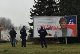 Dewastacja billboardu posłanki Ewy Malik. Policja z Sosnowca bada sprawę