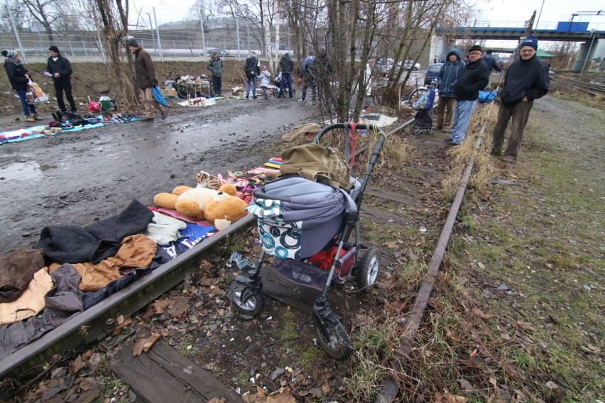 Targ na Świebodzkim. Obraz nędzy i rozpaczy. To ma być europejska metropolia?