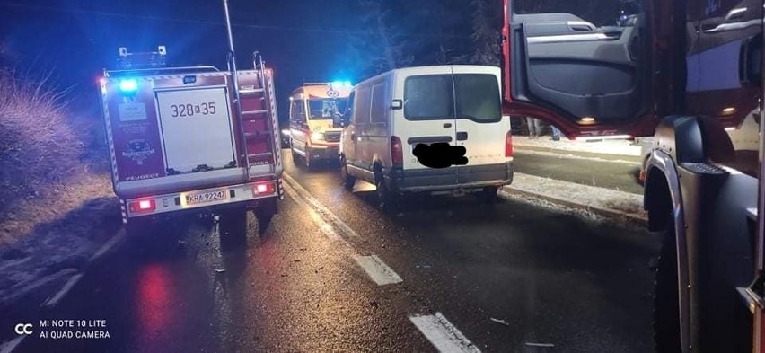 Wielmoża. Wypadek na drodze wojewódzkiej nr 794. Potrącona piesza przez pojazd dostawczy