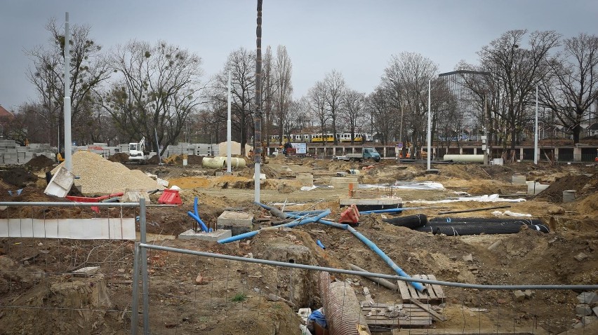 Drogowcy wyrzuceni z placu budowy na Hubskiej i Pułaskiego