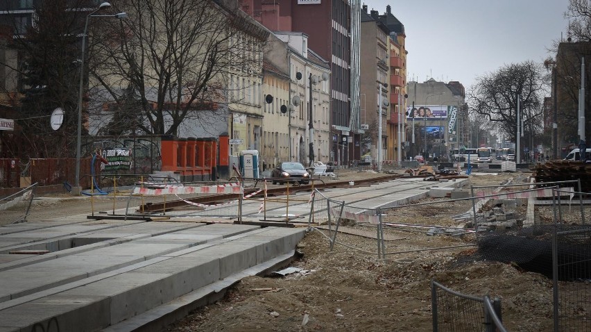 Drogowcy wyrzuceni z placu budowy na Hubskiej i Pułaskiego