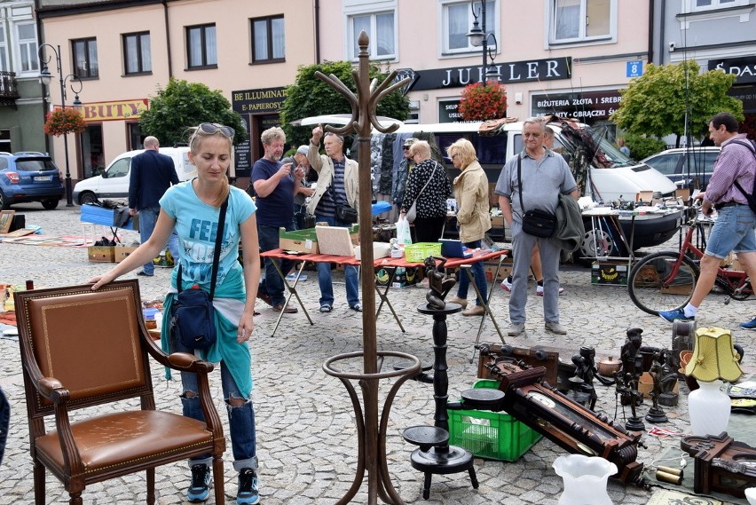 Targi staroci na rynku w Skierniewicach [ZDJĘCIA]