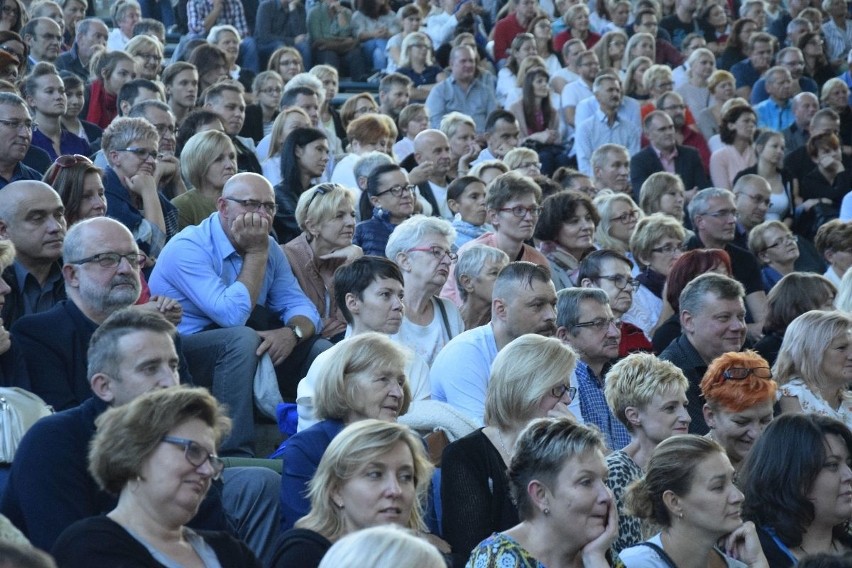 „Skrzypek na dachu” zachwycił widzów Amfiteatru Kadzielnia