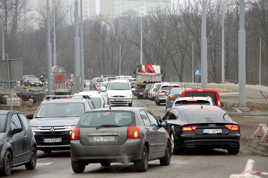 Przebudowa Krochmalnej z Diamentową. W końcu mniej kłopotów z przejazdem (ZDJĘCIA)