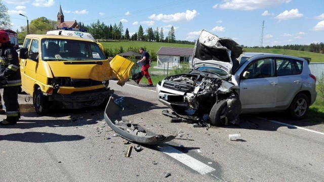 W czwartek, 5 maja, o godz. 14:17 zastęp ratowników z OSP Orzysz został zadysponowany do wypadku drogowego na trasie nr 16 w miejscowości Klusy.