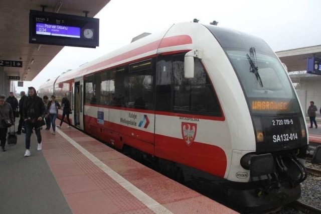 Przedstawiciele Kolei Wielkopolskich apelują o równomierne zapełnianie przestrzeni pociągów.