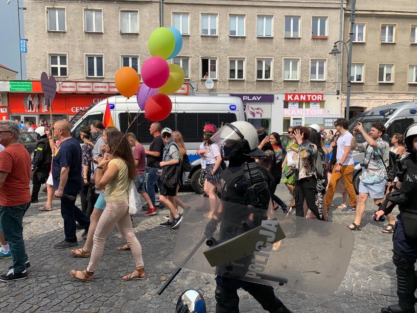 Marsz równości przechodzi ulicami Białegostoku