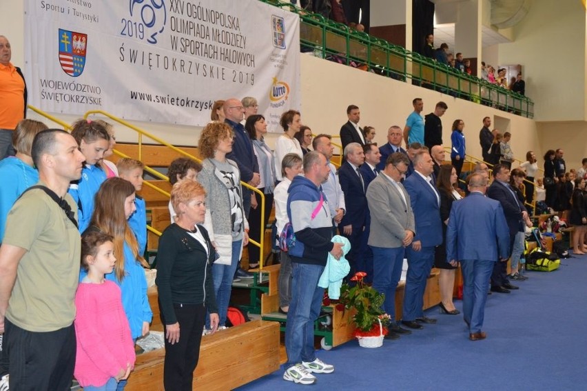 Mistrzostwa Polski Juniorów w Badmintonie rozpoczęte - zobacz zdjęcia z uroczystości otwarcia w Suchedniowie