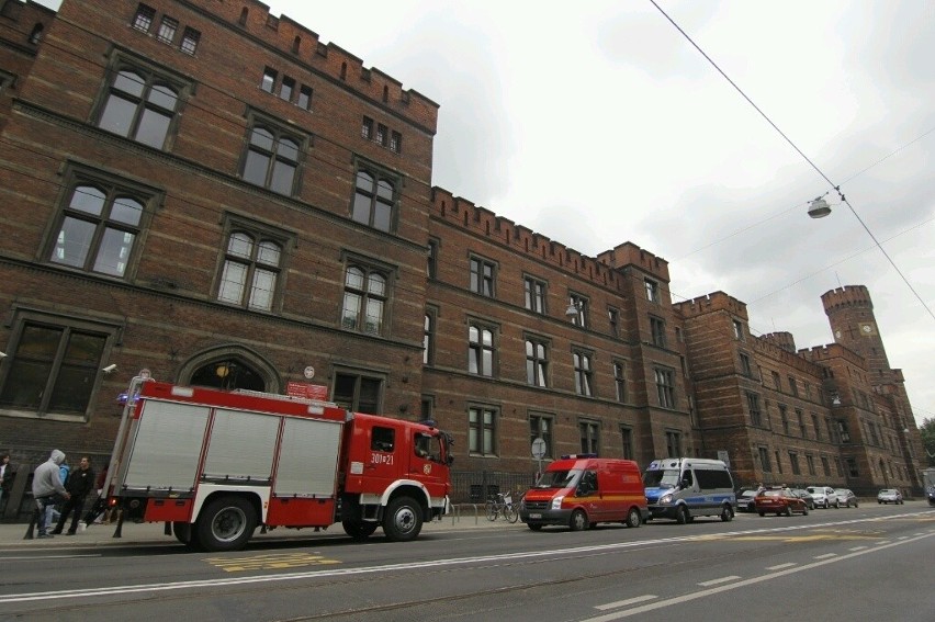 Wrocław: Ewakuacja sądów - alarm bombowy. Okazało się, że fałszywy