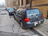 Parkowanie w centrum Wrocławia. Kierowcy chcieli przechytrzyć system... [ZDJĘCIA]