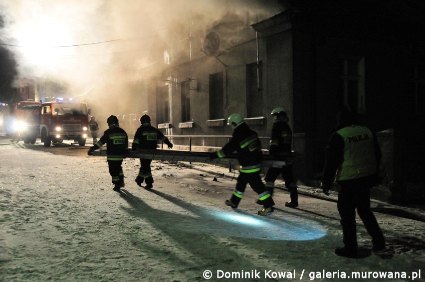 Pożar w Murowanej Goślinie: Dwie osoby trafiły do szpitala
