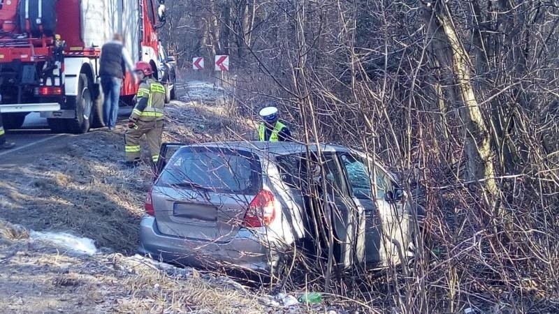 Chełmiec. Wypadek w Naściszowej. Kobieta uwięziona w samochodzie [ZDJĘCIA]