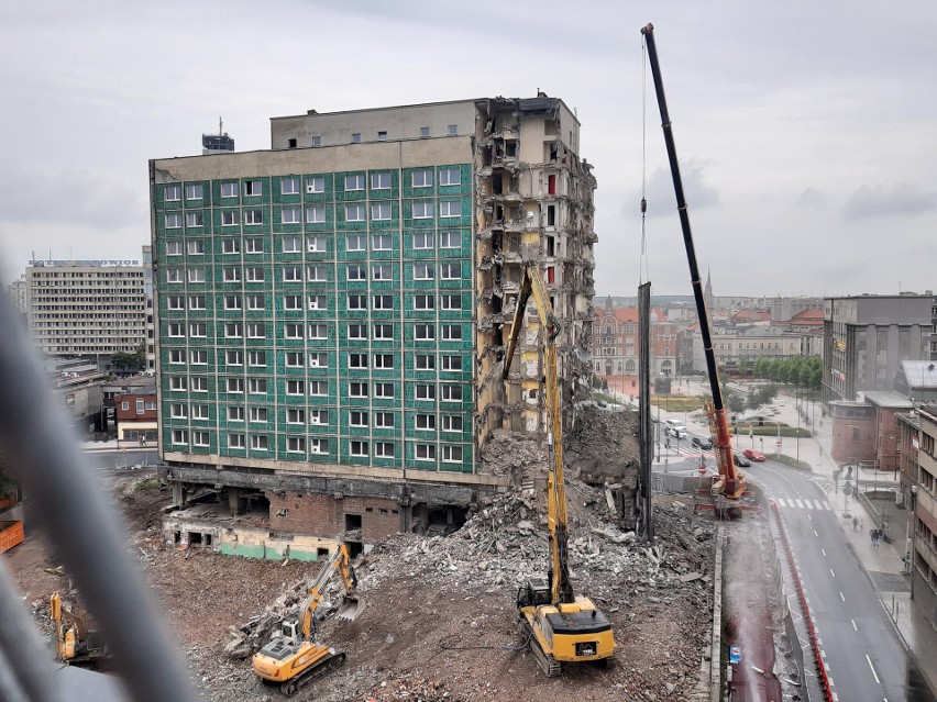 Rozbiórka hotelu Silesia w Katowicach 14 sierpnia 2019 roku