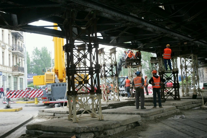 Rozbiórka wiaduktu kolejowego nad ul. Grabiszyńską (NOWE ZDJĘCIA, FILMY, OBJAZDY)
