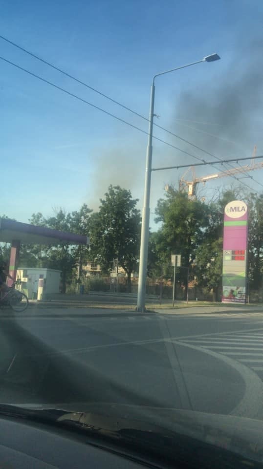 Pożar przy ul. Firlejowskiej w Lublinie. Kłęby dymu widać z daleka. Zobacz zdjęcia