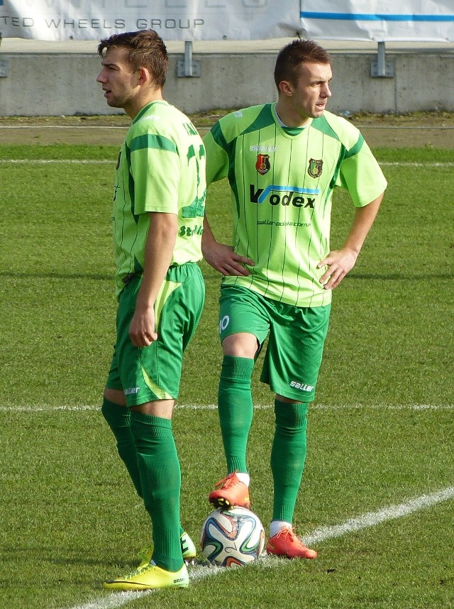 Piłkarzy Stali Stalowa Wola (z lewej Łukasz Sekulski, obok Damian Łanucha) czeka mecz w Pucharze Polski ze Śląskiem Wrocław.