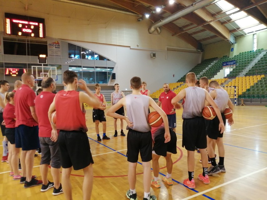 W Kielcach trenuje reprezentacja Polski w koszykówce do lat 15 (WIDEO, ZDJĘCIA)