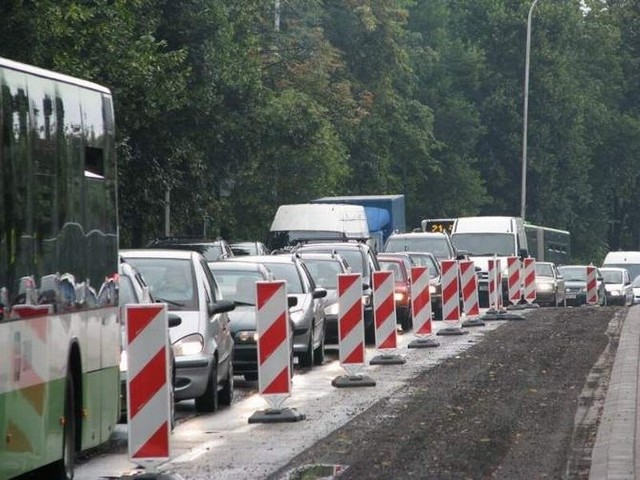 Korki w Białymstoku tworzą się każdorazowo, gdy remontowany jest wiadukt na Dąbrowskiego