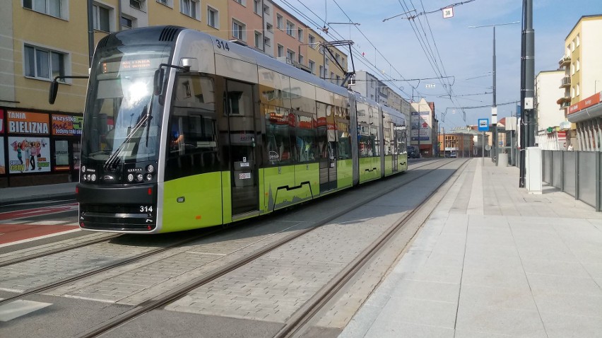 Nowe tramwaje kursują od 2 lipca. Na razie na trasie...