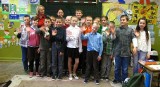 Trzecioklasiści z Bobrówka dostali nagrody za sukces w eliminacjach plebiscytu "Pokażcie klasę"
