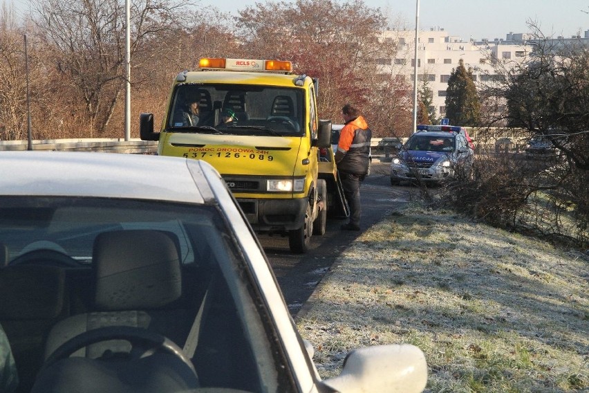 Zderzenie trzech aut w Kielcach (zdjęcia)