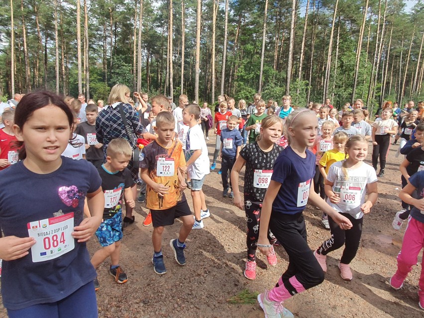 Dobra frekwencja na zawodach dla dzieci i młodzieży "Biegaj z OSP i LGD" w Górnie. SZUKAJ SIĘ NA ZDJĘCIACH