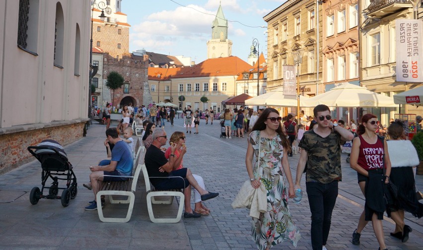 Tłumy lublinian i turystów na deptaku i Starym Mieście