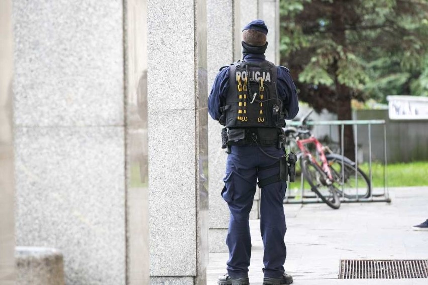 Policjanci, wchodząc na teren TS Wisły, szykowali się na...