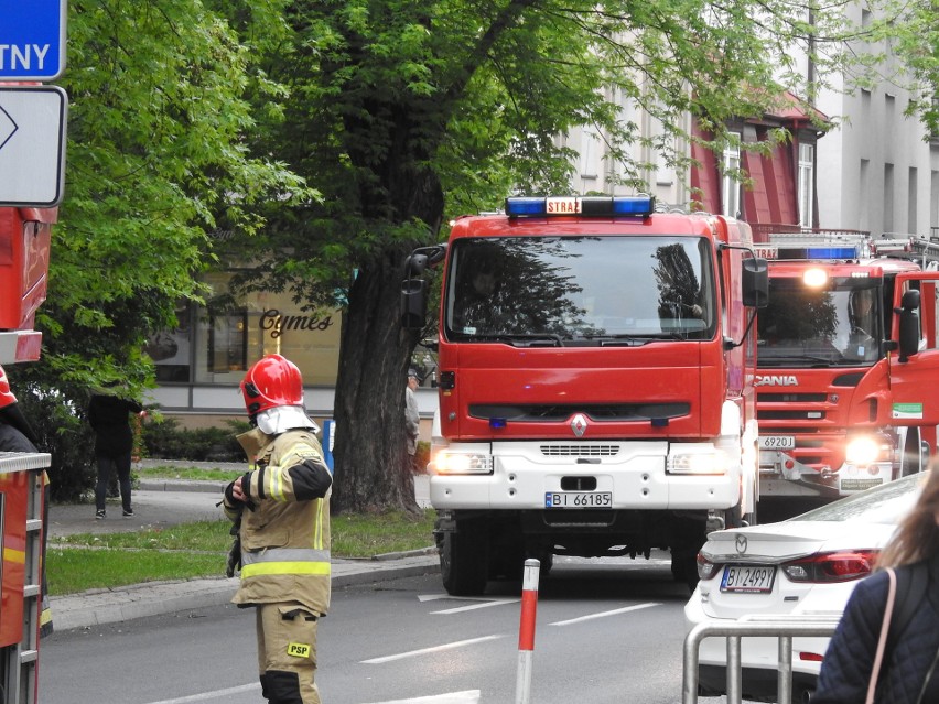 Na miejscu pojawiły się aż cztery wozy bojowe białostockiej...